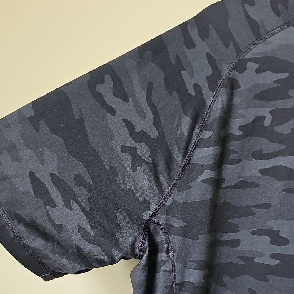 Puma Men's Navy Camo Mat Henley Cloudsoun Quarter Button Shirt Large - Picture 5 of 9